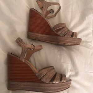 Frye Wedge